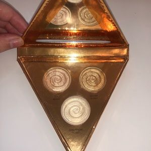 Laura Geller Dripping in gold Illuminator palette